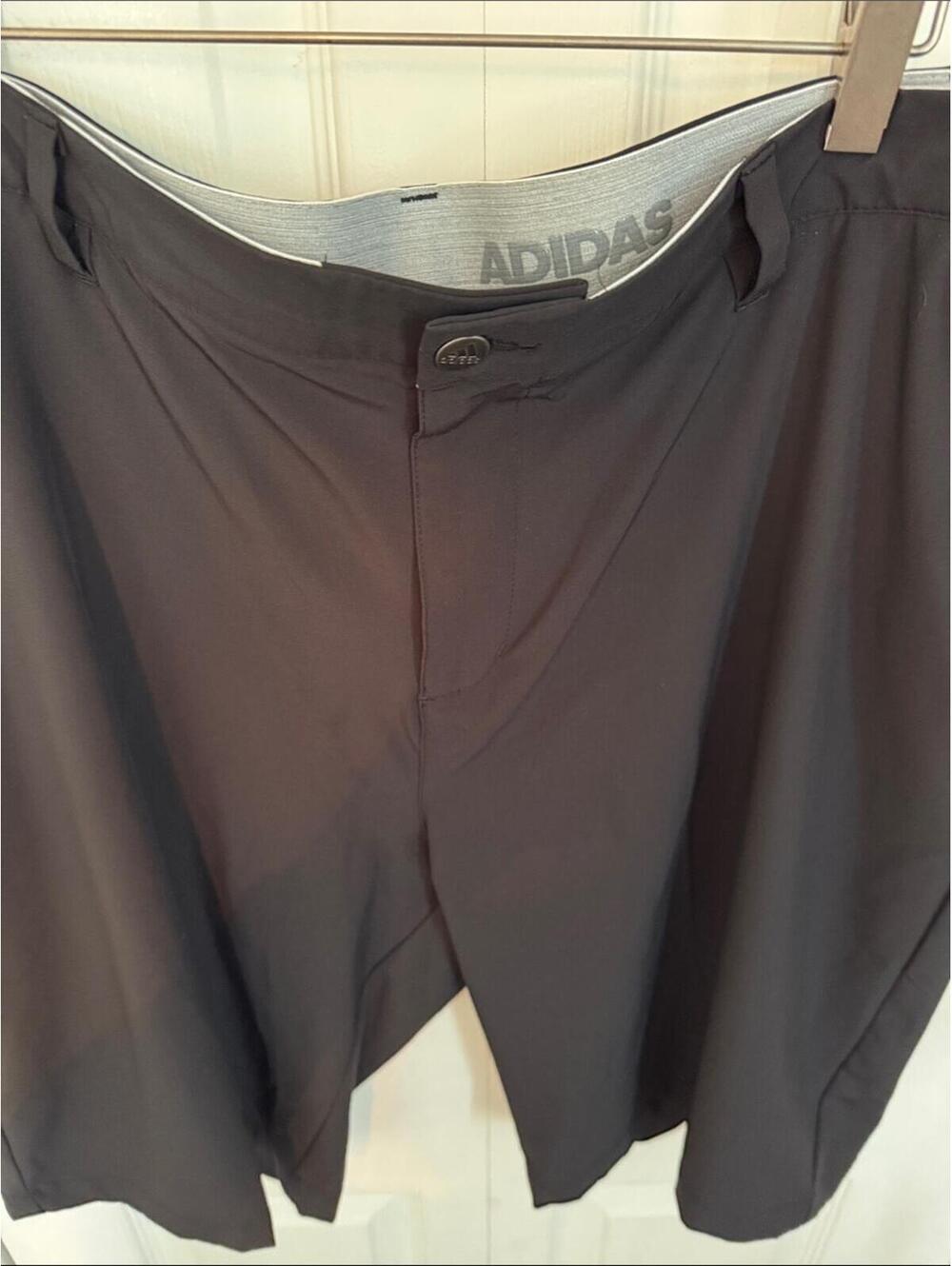 Mens Adidas Black Performance Golf Shorts, Size 38. Like New